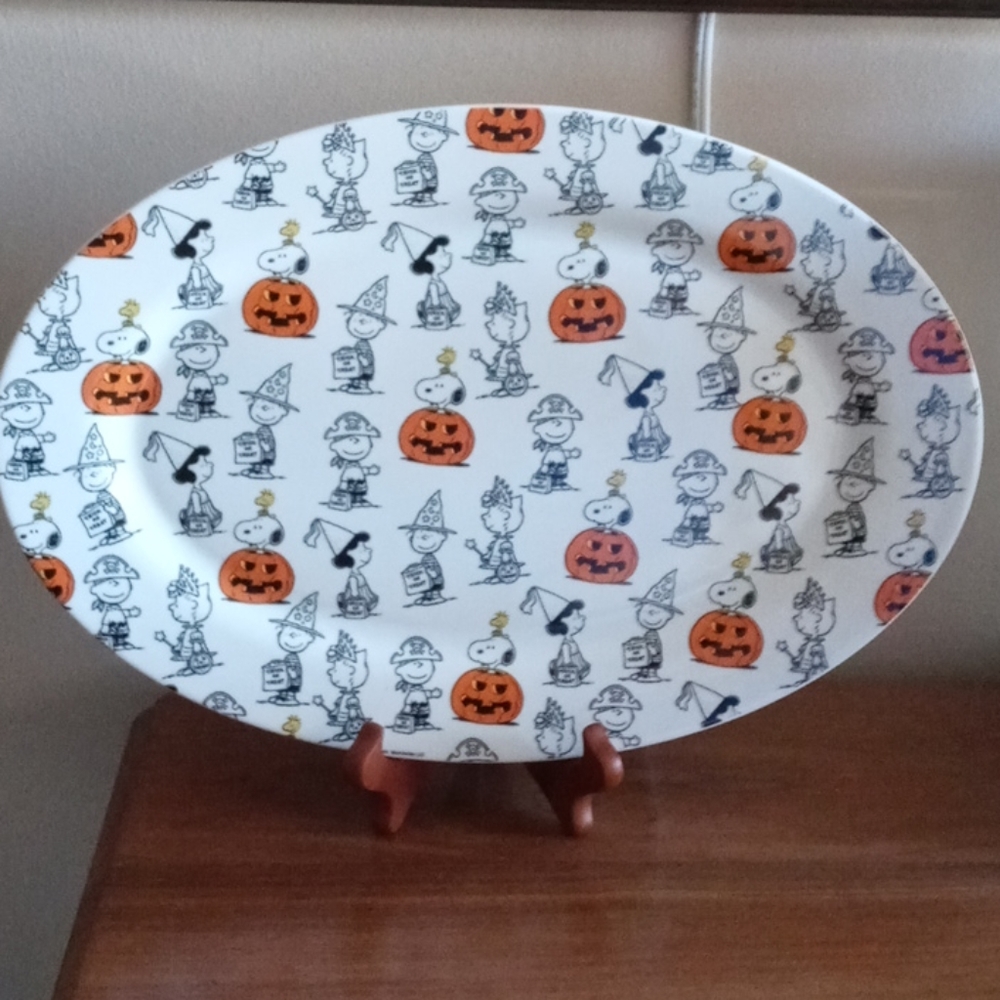 Snoopy Halloween platter